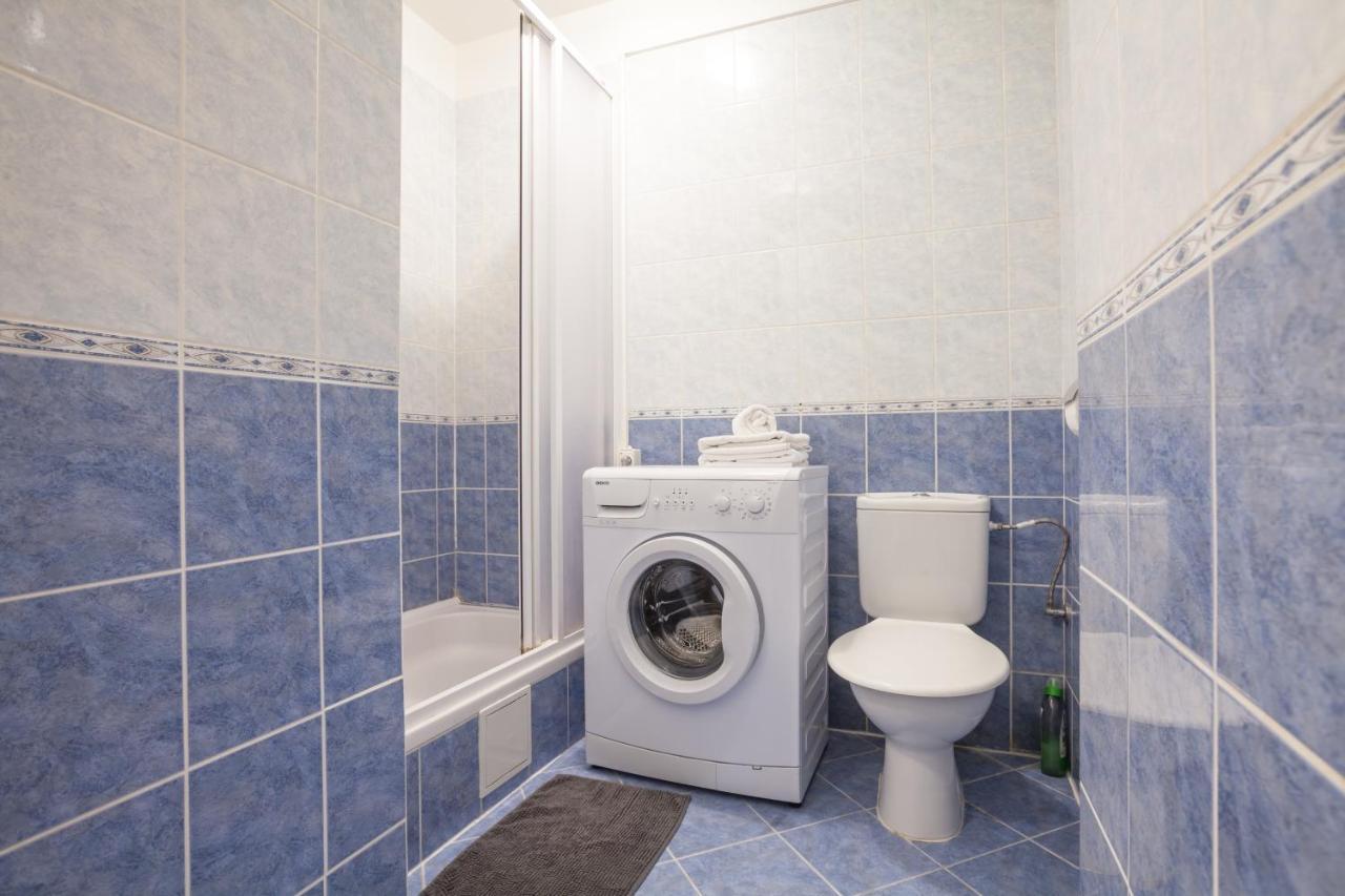 Nejedleho Apartmeet ปราก ภายนอก รูปภาพ