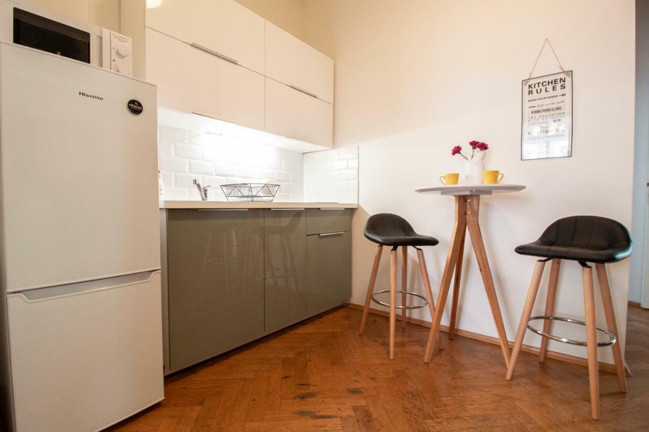 Nejedleho Apartmeet ปราก ภายนอก รูปภาพ