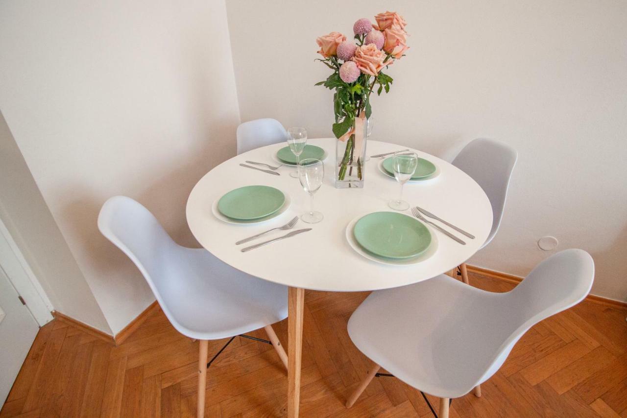Nejedleho Apartmeet ปราก ภายนอก รูปภาพ